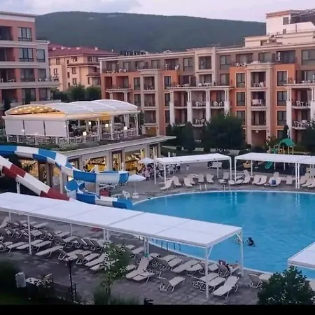 Premier 4 Aparthotel *