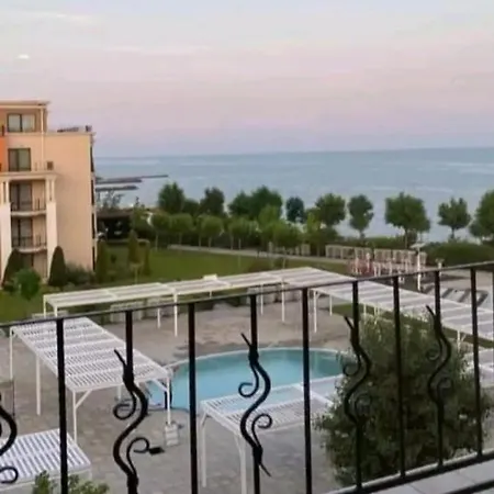 Premier 4 Aparthotel