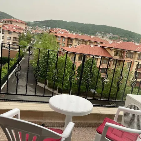 Premier 4 Aparthotel *